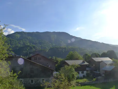 Studio lumineux pour 4 pers, animaux admis, wifi inclus, au centre de Samoëns - Photo 2