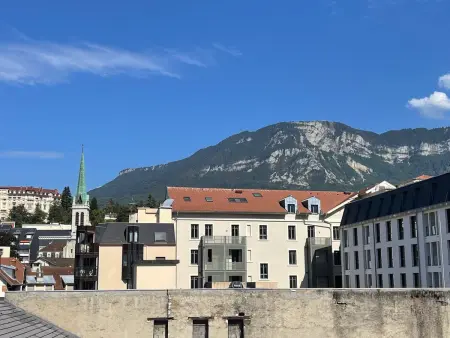 Studio calme avec balcon et parking au cœur d'Aix-les-Bains - Photo 1