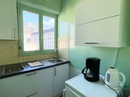 Studio calme avec balcon et parking au cœur d'Aix-les-Bains - Photo 3