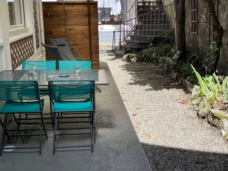 Maisonnette Cosy à Aix-les-Bains avec Terrasse et Jardin - Photo 9