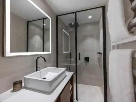 Nouvel appartement à Courchevel - Ski-in/Ski-out avec Parking - Photo 5