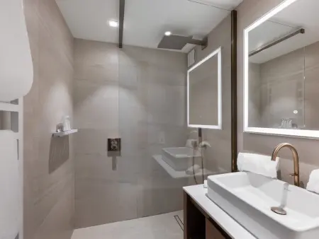 Appartement neuf ski-in/ski-out à Courchevel 1850 avec accès spa - Photo 5