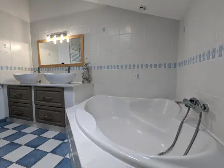 Maison avec Piscine Privative, Jardin, Billard et Proche des Plus Beaux Villages de France - Photo 18