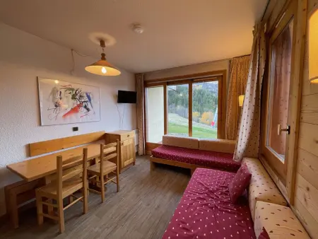 Studio cabine avec terrasse, accès direct aux pistes, idéal familles - Photo 2