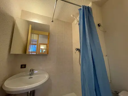 Studio cabine avec terrasse, accès direct aux pistes, idéal familles - Photo 8