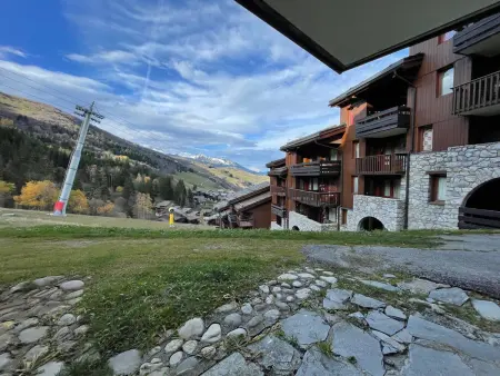 Studio cabine avec terrasse, accès direct aux pistes, idéal familles - Photo 9