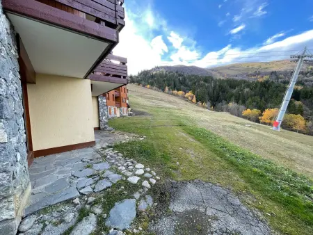 Studio cabine avec terrasse, accès direct aux pistes, idéal familles - Photo 10