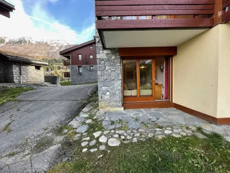 Studio cabine avec terrasse, accès direct aux pistes, idéal familles - Photo 11
