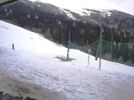 Studio cabine avec terrasse, accès direct aux pistes, idéal familles - Photo 15