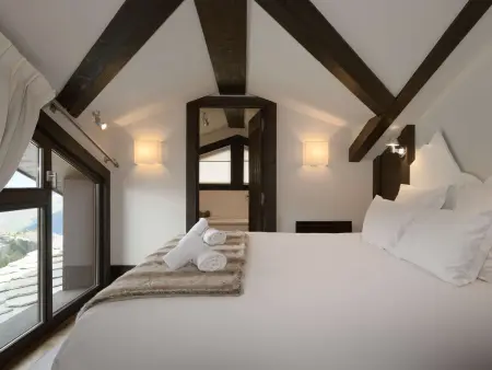 Duplex de 120 m² à Courchevel 1650, pour 8 pers., Centre station, proche pistes avec cheminée et parking - Photo 1