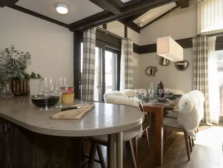 Duplex de 120 m² à Courchevel 1650, pour 8 pers., Centre station, proche pistes avec cheminée et parking - Photo 4