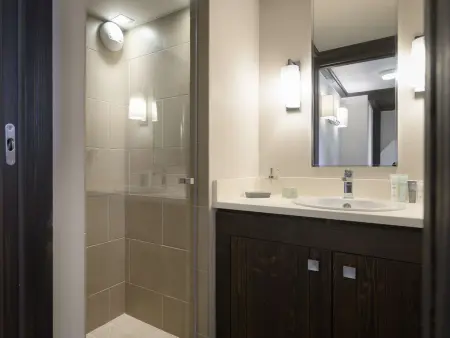 Duplex de 120 m² à Courchevel 1650, pour 8 pers., Centre station, proche pistes avec cheminée et parking - Photo 6