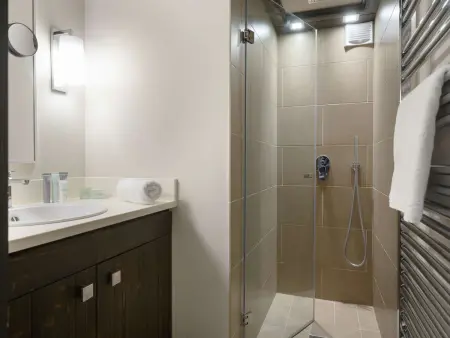 Duplex de 120 m² à Courchevel 1650, pour 8 pers., Centre station, proche pistes avec cheminée et parking - Photo 9