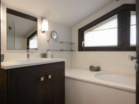 Duplex de 120 m² à Courchevel 1650, pour 8 pers., Centre station, proche pistes avec cheminée et parking - Photo 11