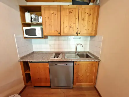 2 pièces pour 4 pers, balcon, à 30m du télécabine - Photo 7