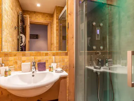 Appartement de Charme à Courchevel 1850 - 4 pers, Centre, Proche des Pistes, Balcon et Hammam - Photo 8