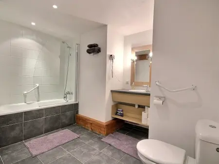 Appartement PMR avec accès direct pistes, Appartement 6 personnes à Belle Plagne - Photo 8