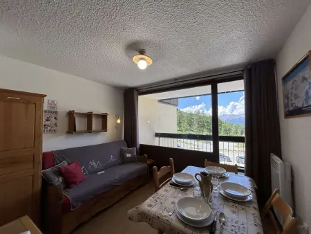 Studio cosy au ski pour 4 avec balcon, parking et wifi à Montgenèvre - Photo 5