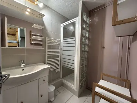 Studio cosy au ski pour 4 avec balcon, parking et wifi à Montgenèvre - Photo 6