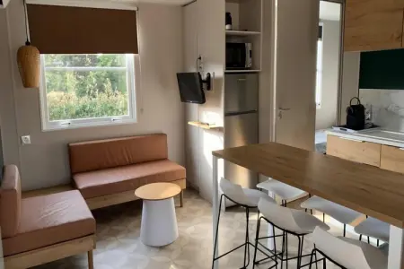 Caravanpark Mas des Lavandes Sérignan-Mobilhome Prestige TVclim 3ch 6p, Maison de vacances paisible dans un parc aquatique - Photo 2