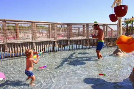 Caravanpark Mas des Lavandes Sérignan-Mobilhome Prestige TVclim 3ch 6p, Maison de vacances paisible dans un parc aquatique - Photo 9
