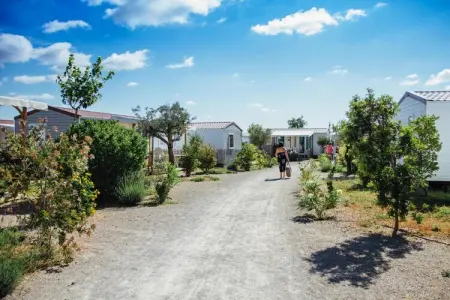 Caravanpark Mas des Lavandes Sérignan-Mobilhome Prestige TVclim 3ch 6p, Maison de vacances paisible dans un parc aquatique - Photo 17