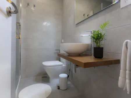 Appartement lumineux et moderne à Triana avec parking inclus, 2 chambres et 2 salles de bain - Photo 16