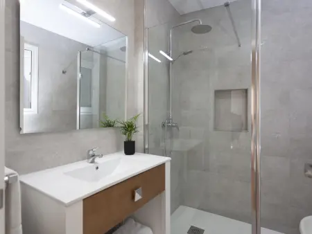 Appartement lumineux et moderne à Triana avec parking inclus, 2 chambres et 2 salles de bain - Photo 21