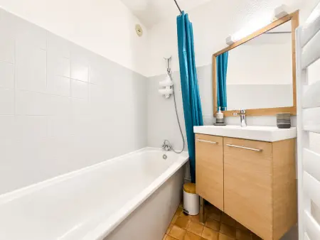 Studio cabine lumineux avec parking à Notre-Dame-de-Bellecombe - Photo 8