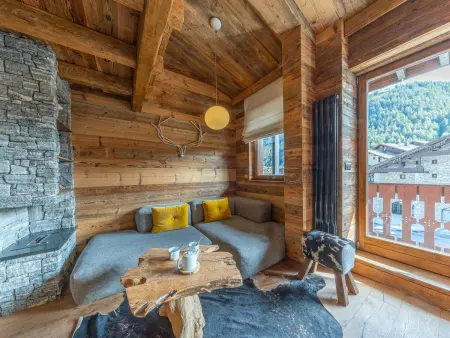 Appartement raffiné avec cheminée, balnéo et Wi-Fi à Val-d’Isère - Photo 2