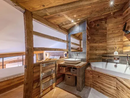 Appartement raffiné avec cheminée, balnéo et Wi-Fi à Val-d’Isère - Photo 9