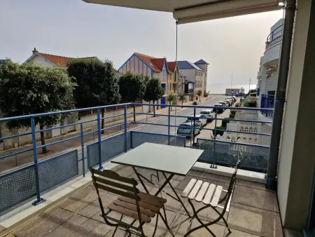 Chatelaillon-Plage Centre-Ville: Apt 4 pers, balcon, parking, piscine, wifi - Photo 1