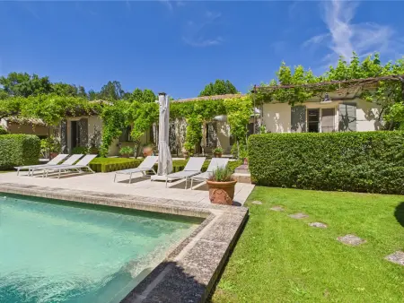 Superbe Maison Climatisée avec Piscine au Cœur de Maussane - Proche Commerces et Activités! - Photo 1