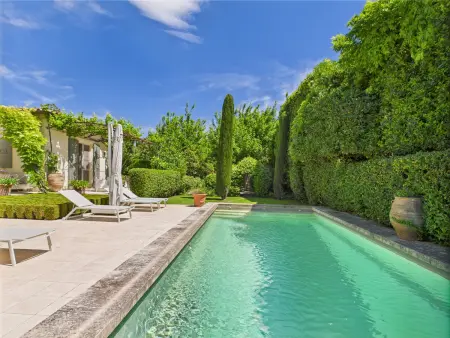 Superbe Maison Climatisée avec Piscine au Cœur de Maussane - Proche Commerces et Activités! - Photo 2