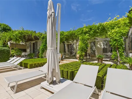 Superbe Maison Climatisée avec Piscine au Cœur de Maussane - Proche Commerces et Activités! - Photo 3