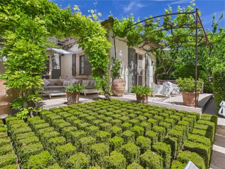 Superbe Maison Climatisée avec Piscine au Cœur de Maussane - Proche Commerces et Activités! - Photo 4