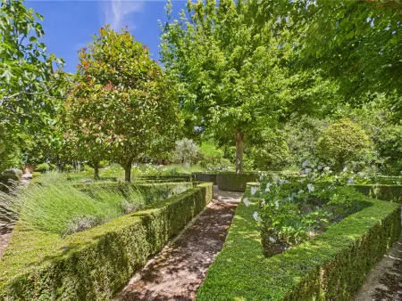 Superbe Maison Climatisée avec Piscine au Cœur de Maussane - Proche Commerces et Activités! - Photo 5