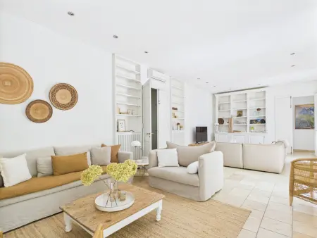 Superbe Maison Climatisée avec Piscine au Cœur de Maussane - Proche Commerces et Activités! - Photo 15