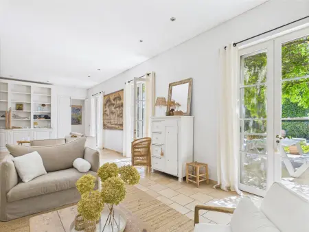 Superbe Maison Climatisée avec Piscine au Cœur de Maussane - Proche Commerces et Activités! - Photo 16