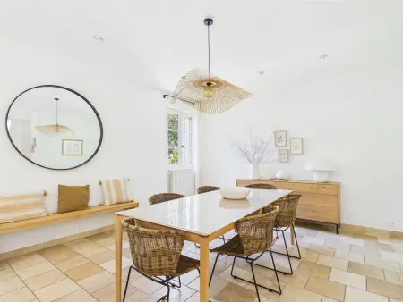 Superbe Maison Climatisée avec Piscine au Cœur de Maussane - Proche Commerces et Activités! - Photo 17