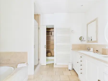 Superbe Maison Climatisée avec Piscine au Cœur de Maussane - Proche Commerces et Activités! - Photo 21