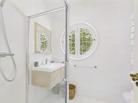 Superbe Maison Climatisée avec Piscine au Cœur de Maussane - Proche Commerces et Activités! - Photo 22
