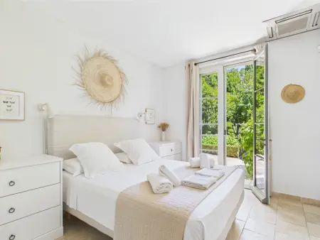 Superbe Maison Climatisée avec Piscine au Cœur de Maussane - Proche Commerces et Activités! - Photo 23