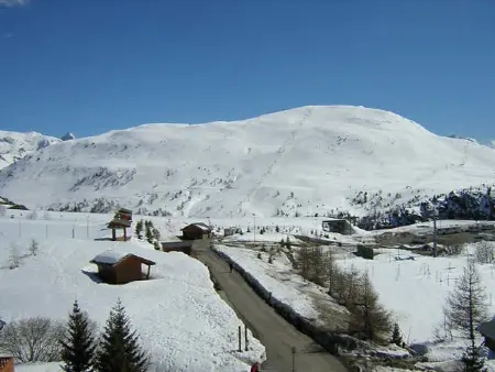 Appartement 2P avec Balcon Sud et Proche Pistes – L’Alpe d’Huez - Photo 1