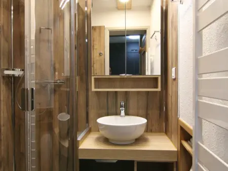 Appartement 2P avec Balcon Sud et Proche Pistes – L’Alpe d’Huez - Photo 8