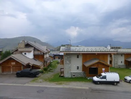 Studio cosy pour 4 à L'Alpe d'Huez, proche pistes et commerces, balcon sud, casier à skis. - Photo 1