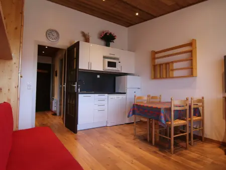 Studio cosy pour 4 à L'Alpe d'Huez, proche pistes et commerces, balcon sud, casier à skis. - Photo 3