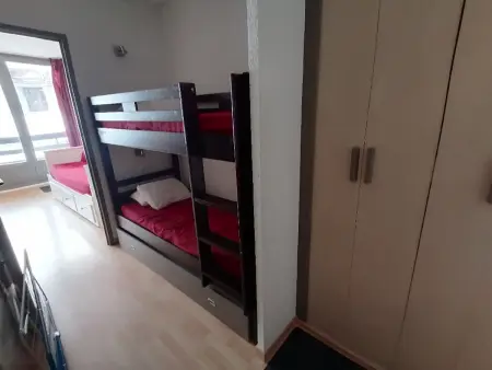 Appartement 5 personnes rénové, proche pistes et commerces, balcon sud, parking inclus - Photo 3