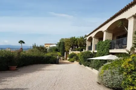 Villa Loucisa, Superbe villa avec piscine à Nice - Photo 4