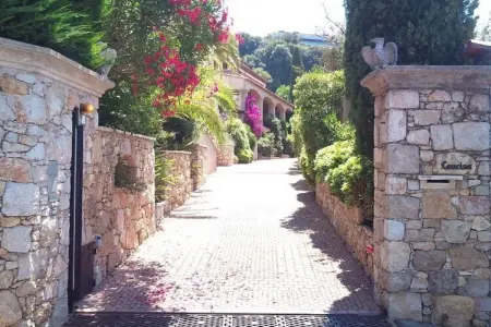 Villa Loucisa, Superbe villa avec piscine à Nice - Photo 8